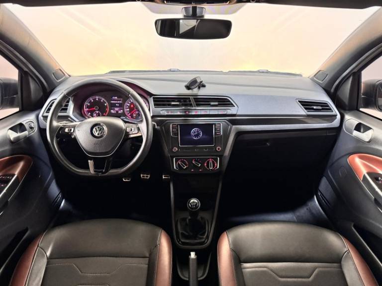 VOLKSWAGEN - SAVEIRO - 2019/2020 - Branca - R$ 84.900,00