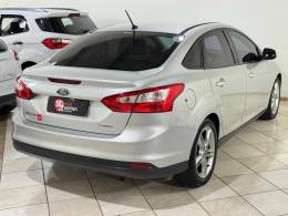 FORD - FOCUS - 2013/2014 - Prata - R$ 47.900,00